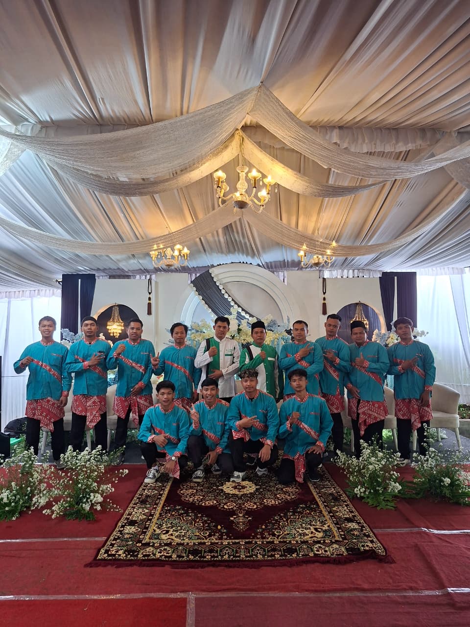 Momen bersama tim Al Hikmah Catering